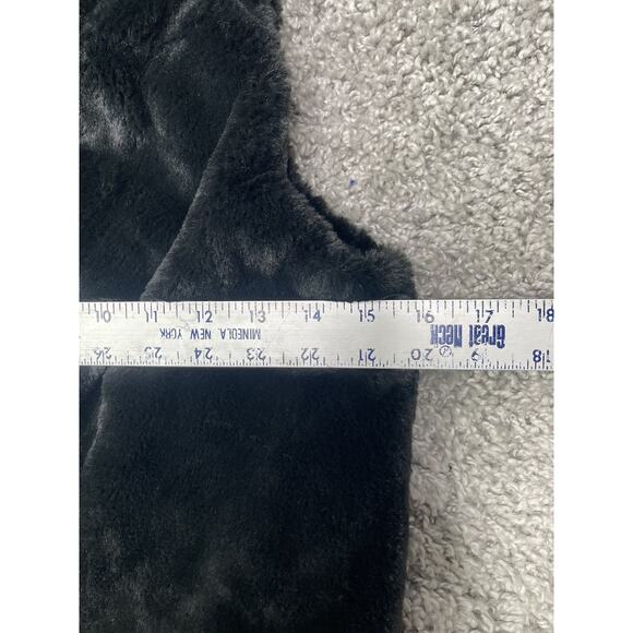 Women’s Epic Threads Outerwear Collection Black Faux Fur Vest Size Medium - Picture 11 of 12